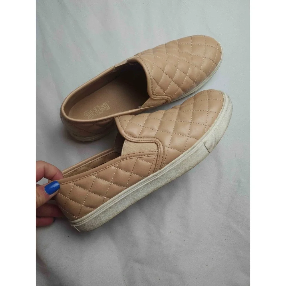 Brash‎ Quilted Flats Womens 9 Beige Faux Leather Slip On Ballet Comfort Sneakers